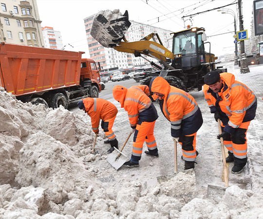 Уборка снега в Симферополе и  Республике Крым